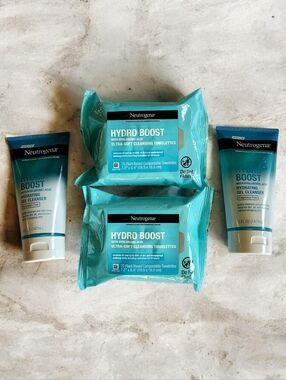Neutrogena Hydro Boost Cleansing Towelettes 50 & Gel Cleanser 5 Oz Ea/2 Bundle